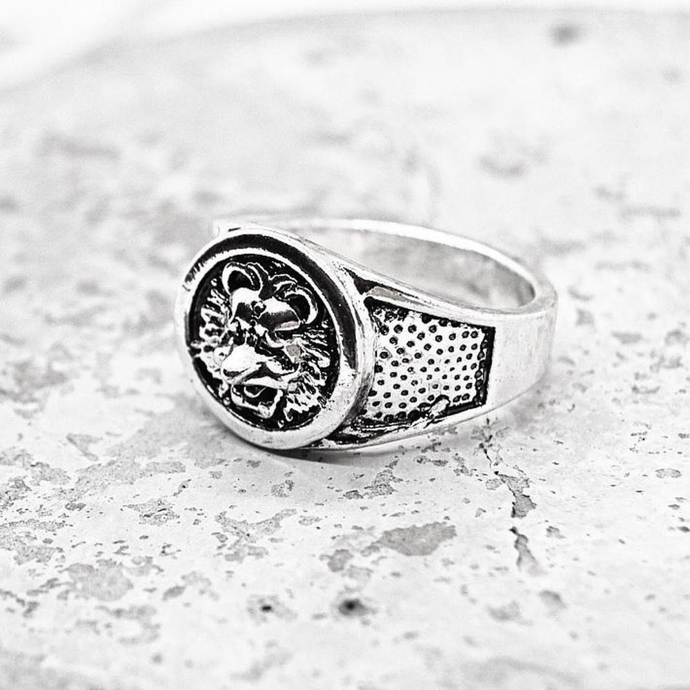 Lion Ring - Picture 4 of 6